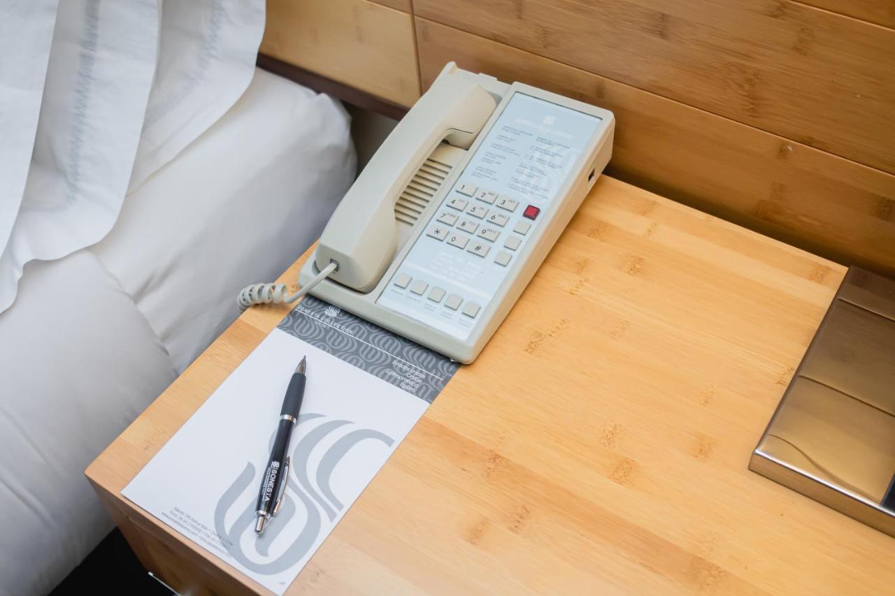 Sonesta Hotel Osorno Eksteriør billede A telephone in a hotel room