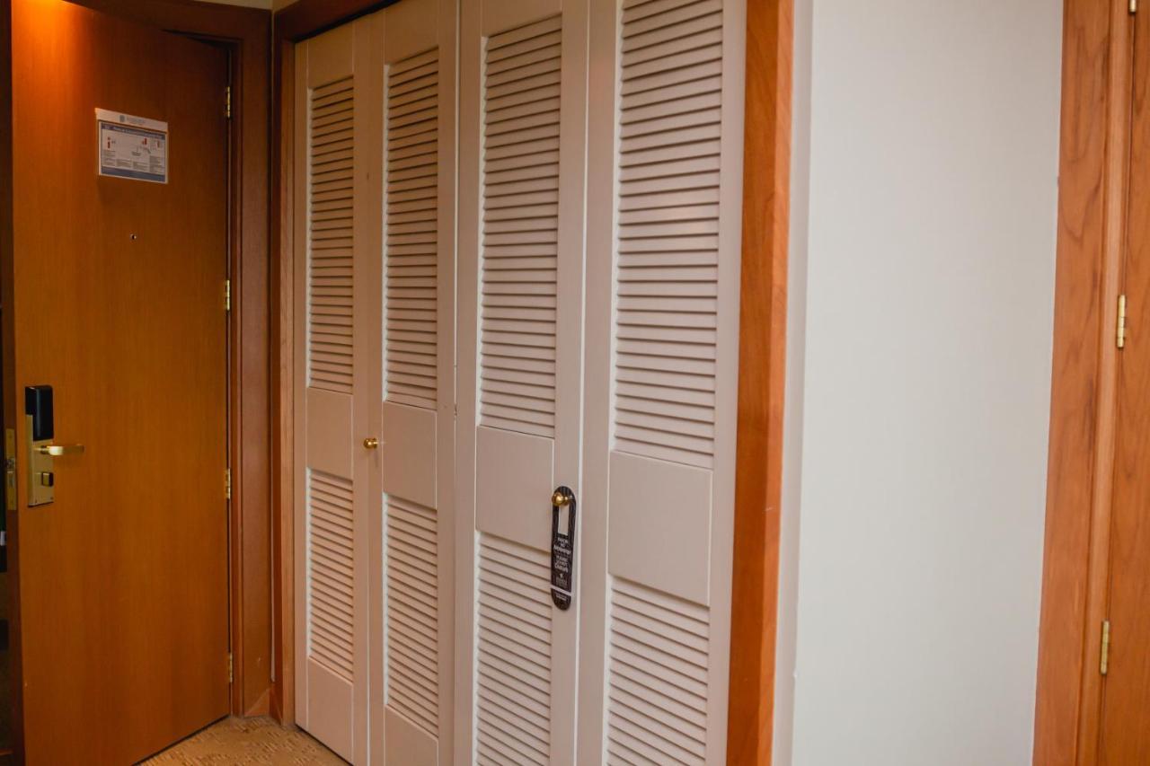 Sonesta Hotel Osorno Eksteriør billede A set of louvered doors