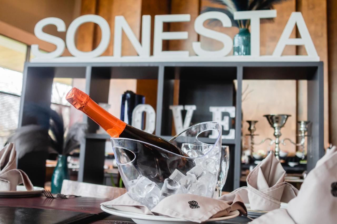 Sonesta Hotel Osorno Eksteriør billede A bottle of Prosecco DOC in a wine cooler